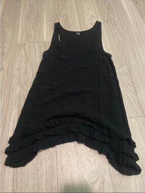 Y2K Moda International Black Ruffle-Hem Sleeveless Tank